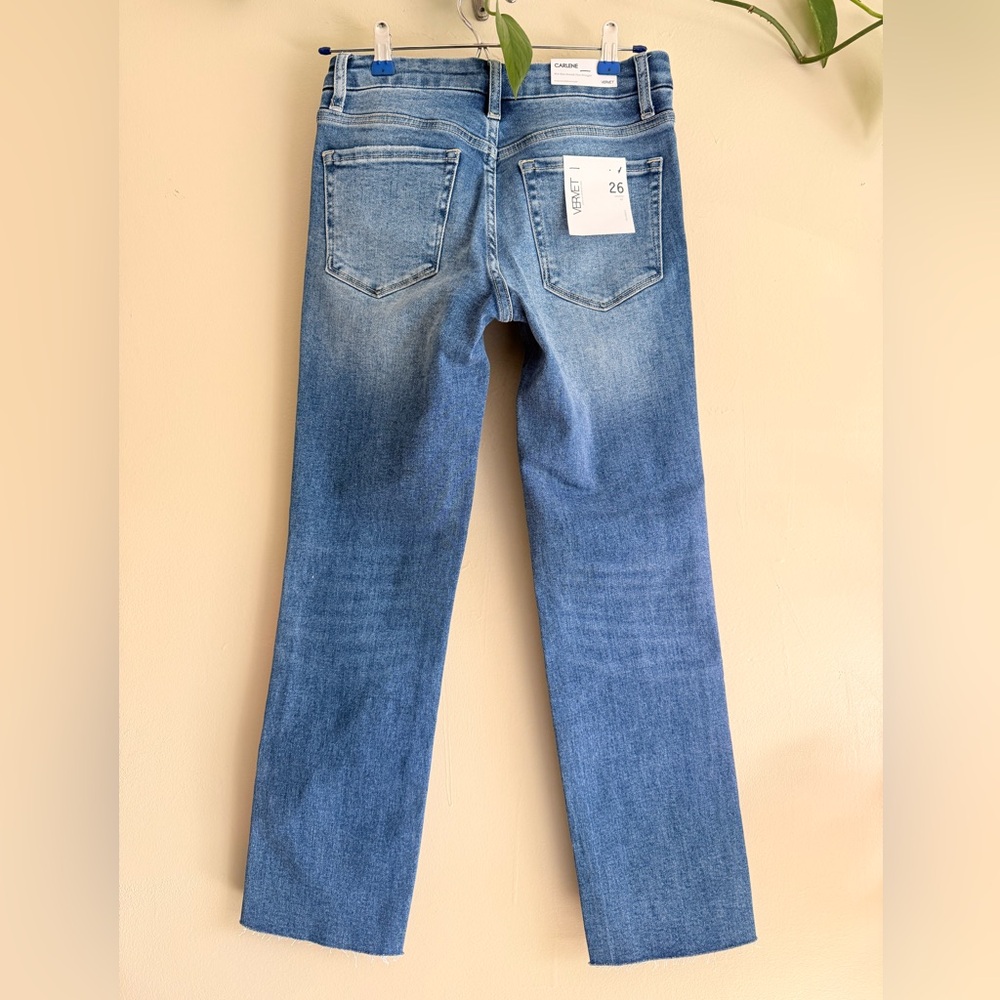 NWT CARLENE MID RISE CROP SLIM STRAIGHT STRETCH JEANS
VERVET size26 - Picture 4 of 13